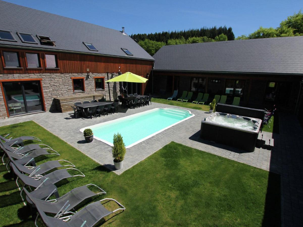 Beautiful Villa With Heated Outdoor Pool Manhay Bagian luar foto