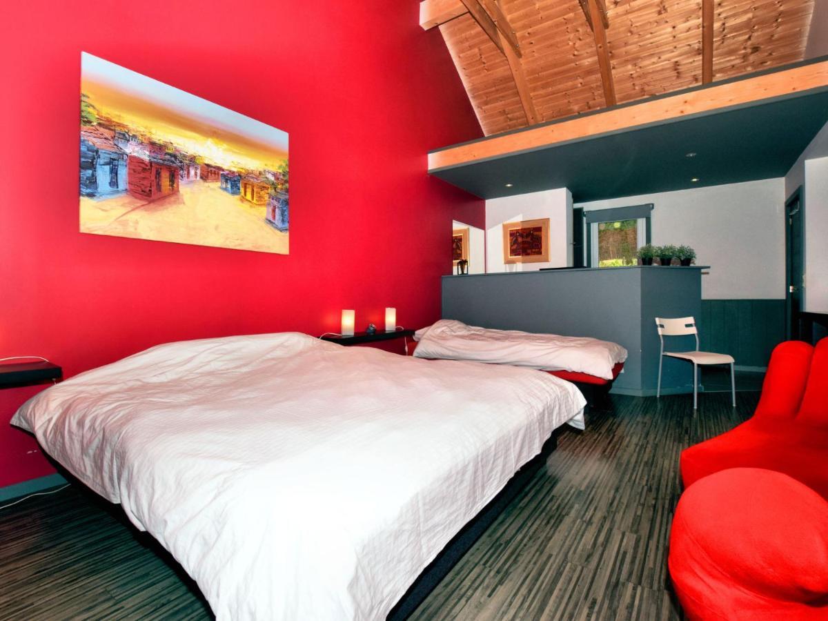 Beautiful Villa With Heated Outdoor Pool Manhay Bagian luar foto