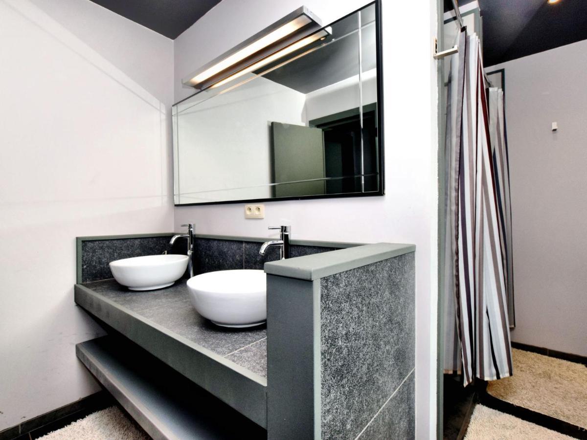 Beautiful Villa With Heated Outdoor Pool Manhay Bagian luar foto